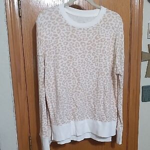 Time and Tru Cream Leopard Print Sweatshirt